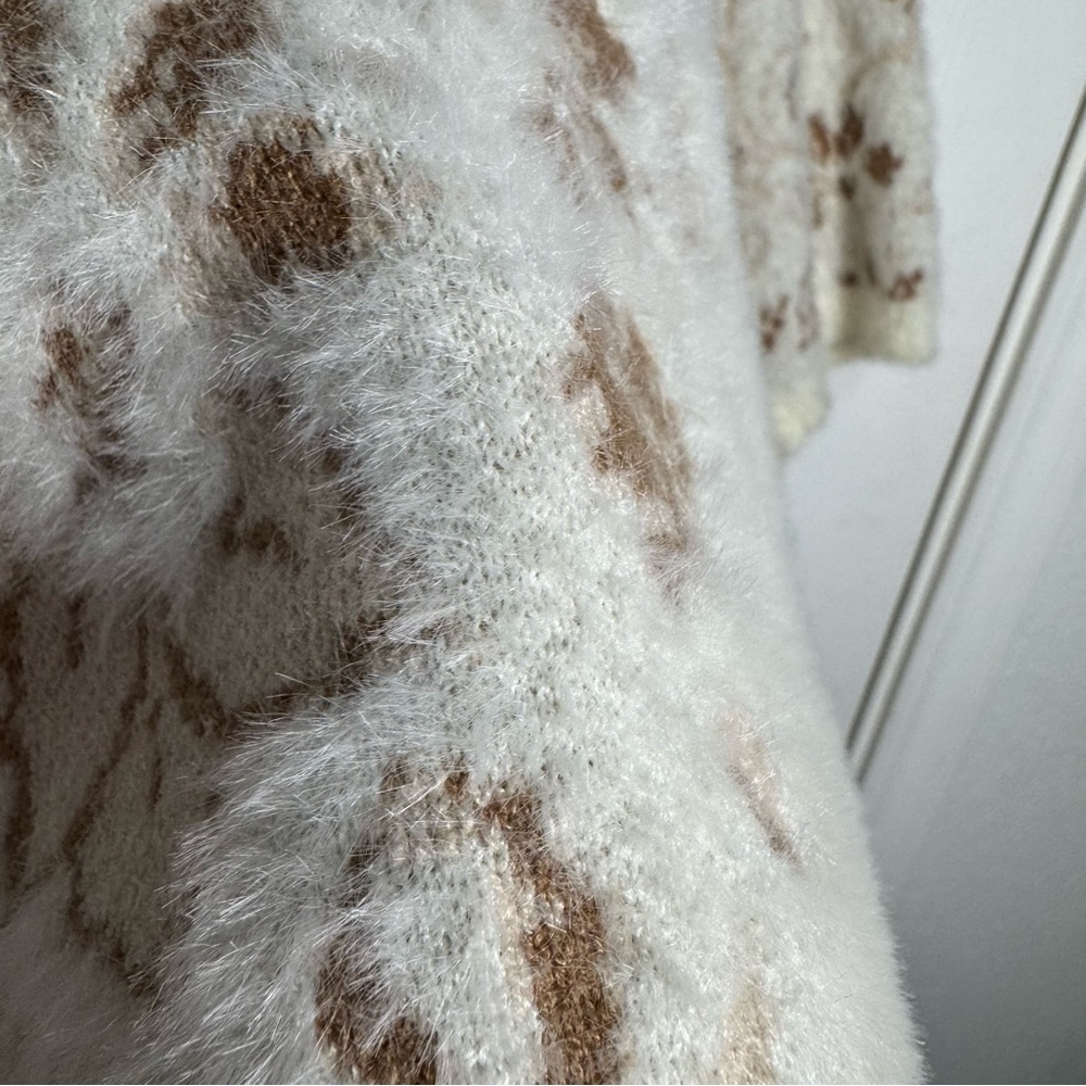 Rachel Zoe Cream and Tan Floral Fuzzy Sweater Top - Picture 2 of 8
